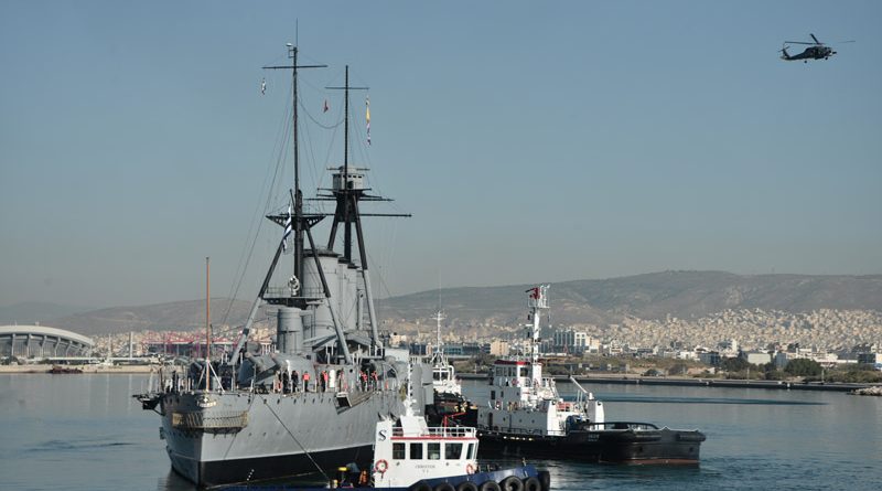 «Άνοιξε πανιά» το Θωρηκτό Αβέρωφ - Πάει Σκαραμαγκά για επισκευές 1 averof1