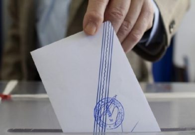 Από το εικονικό Βατερλό του Τραμπ στην κατασκευασμένη αυτοδυναμία των γκάλοπ